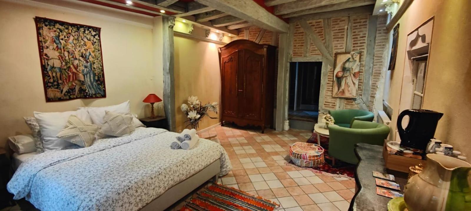 Maison D'Hotes Prince Face Au Chateau Du Clos Luce Amboise Room photo